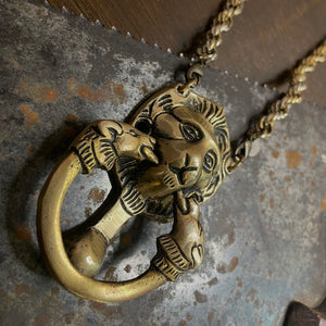 brass-lion-knocker-necklace-spiral-chain-heyltje-rose-shop