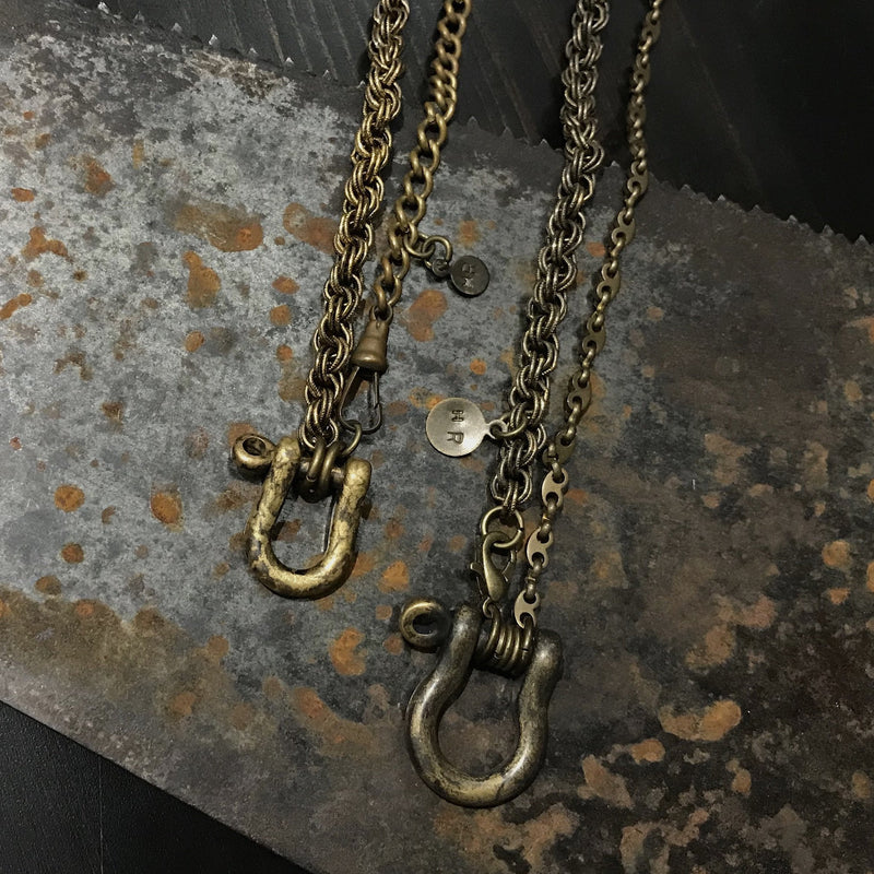 Vintage Brass Necklace with D Shackle - Heyltje Rose Shop